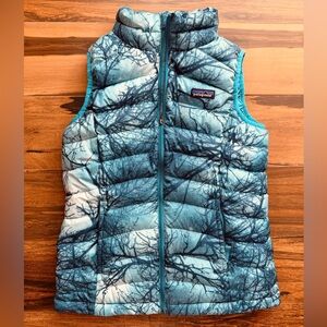 Girl’s Patagonia Down Sweater Vest- size L
